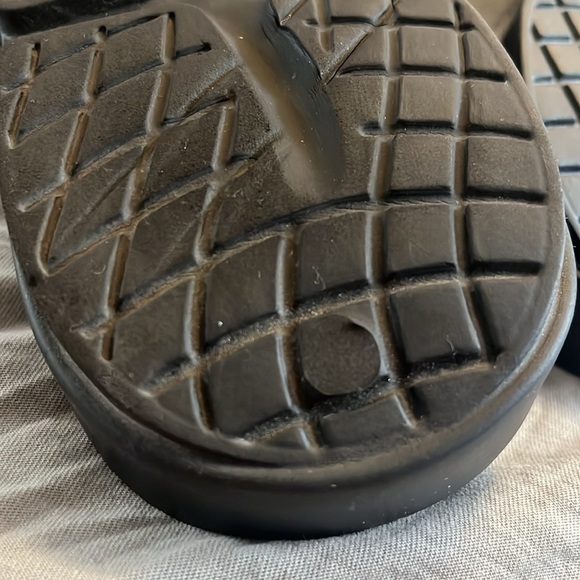 NWT OOFOS MEN OR WONEN UNISEX - Picture 4 of 5